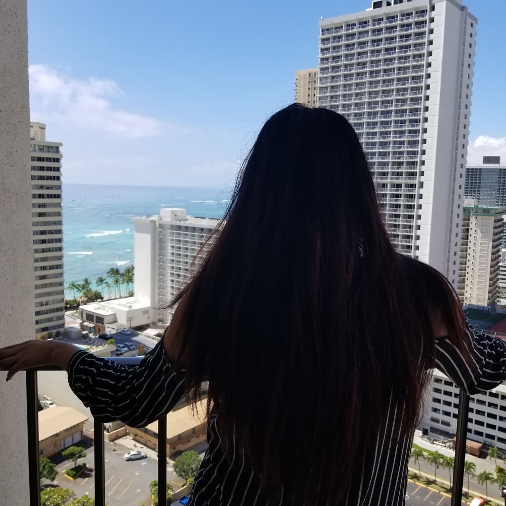 Meet your Posher, Bee